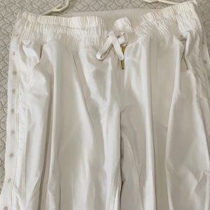 LULULEMON white pants